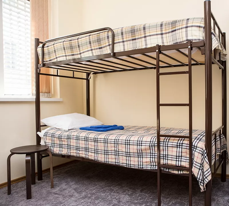 Кровати двухъярусные,  односпальные для хостелов,  гостиниц,  рабочих 2